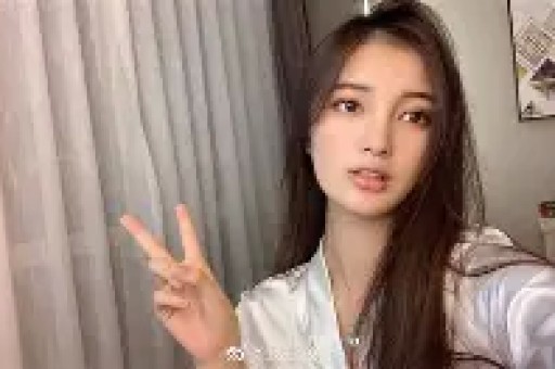 一手好牌打稀碎 三料影后马苏 被黑人驮肩 帮闺蜜撒谎 终究自断前程