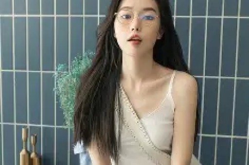 田曦薇跻身一线小花？井柏然曾微调？翟潇闻片酬曝光揭秘大经纪人日常