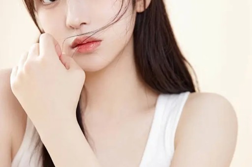 女明星集体“塌房”她们为啥都不装了